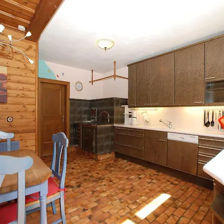 In Neukirchen Near Lifts, Cleaning Included Apartment